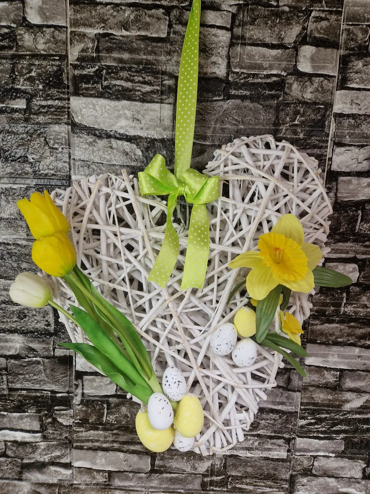Türkranz Herzform mit Tulpen und Narzissen