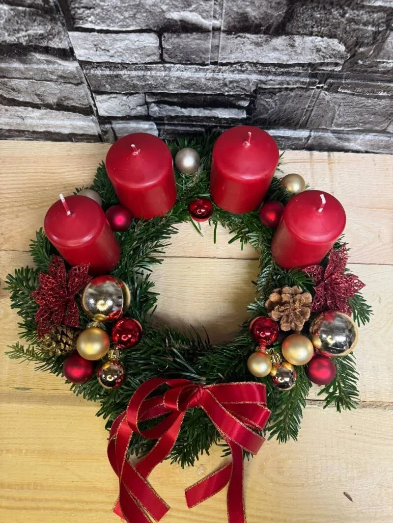 Adventskranz, rot / gold mit echter Tanne