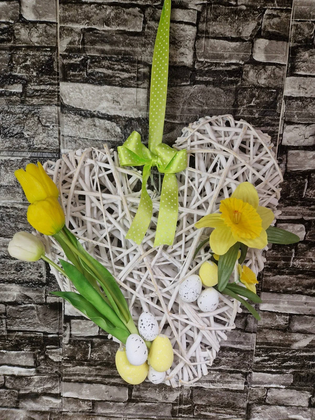 Türkranz Herzform mit Tulpen und Narzissen